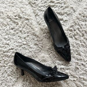 Stuart Weitzman Black Patent Leather Kitten Heels quilted bow 10m pointed toe